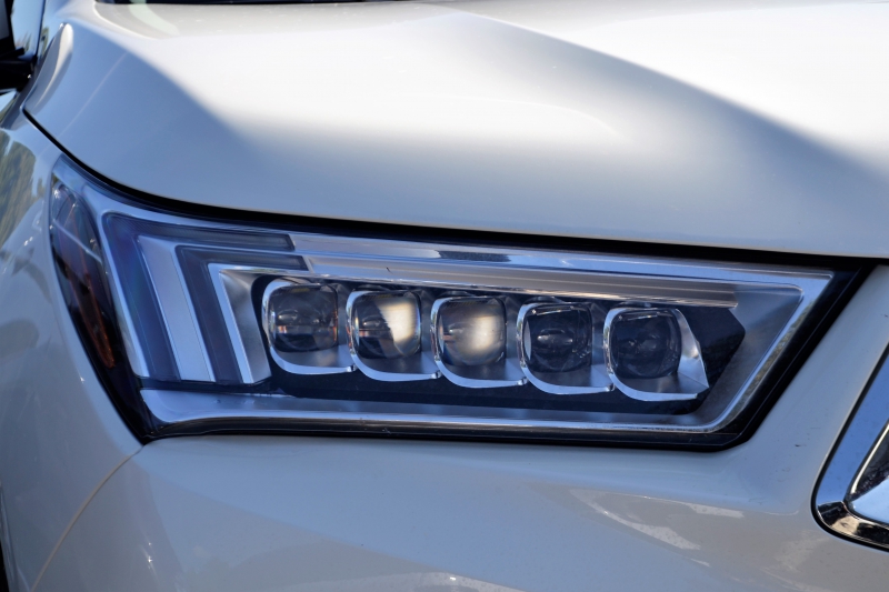 moto-GOURDON-min_acura-headlamp-2834131